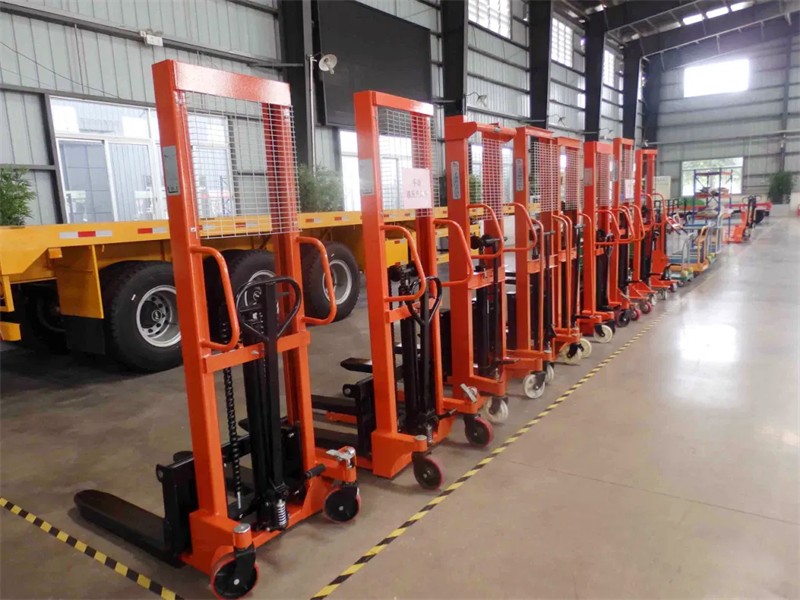 Pallet Stacker for Mobile, Flexible, and Space-Limited Operations